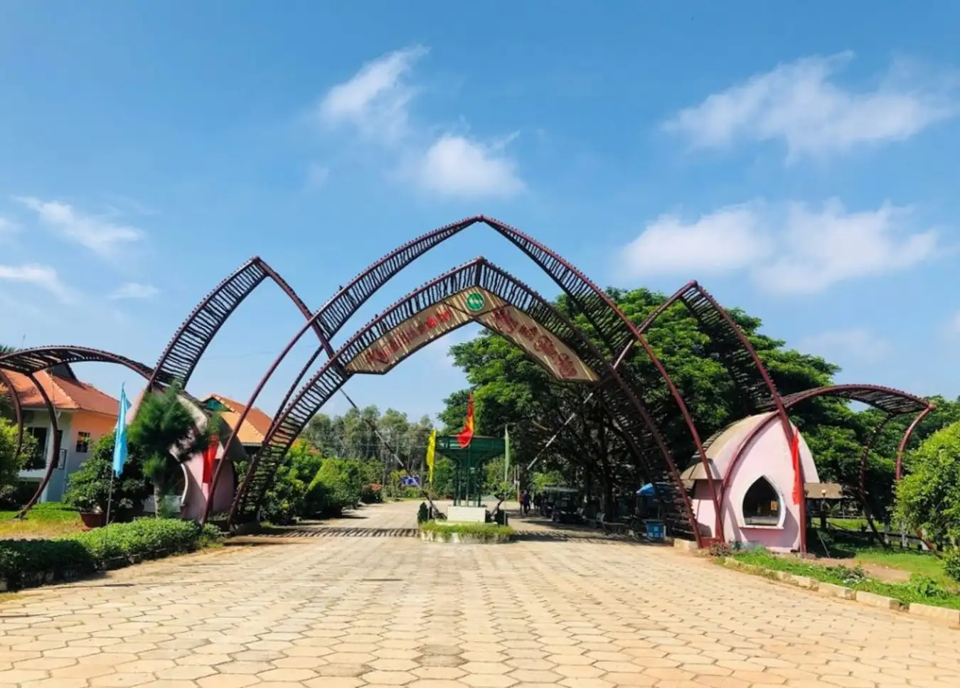 Lang Noi Tan Lap 2 1024x734