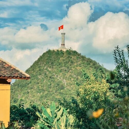 Cột cờ lũng cú